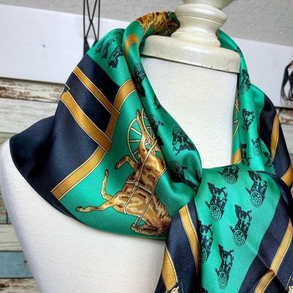 Vintage Green Silk Scarf w/ Horse & Gig Carriage Silhouette Navy & Gold Border - Picture 4 of 11